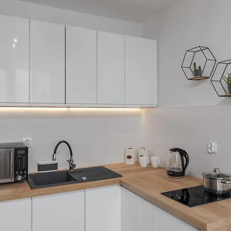 Reymonta 23 B - 5 Min Metro - 15 Min Centrum - 10 Min Cmkp Warsaw