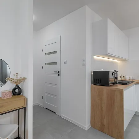 Reymonta 23 B - 5 Min Metro - 15 Min Centrum - 10 Min Cmkp Apartamento