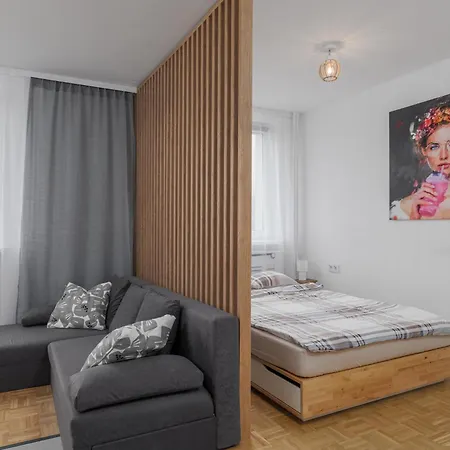 Apartment Reymonta 23 B - 5 Min Metro - 15 Min Centrum - 10 Min Cmkp