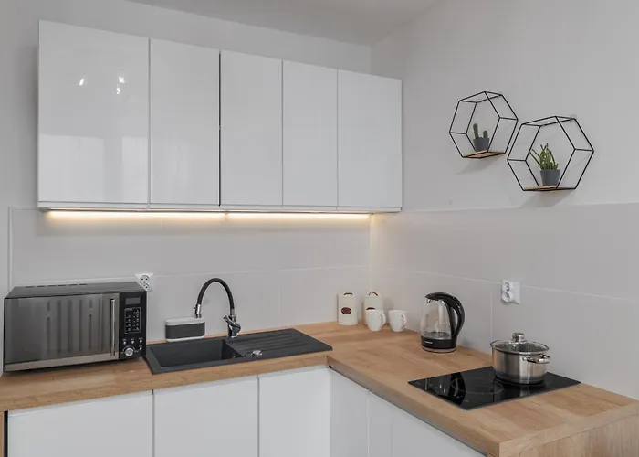 Reymonta 23 B - 5 Min Metro - 15 Min Centrum - 10 Min Cmkp Varsó